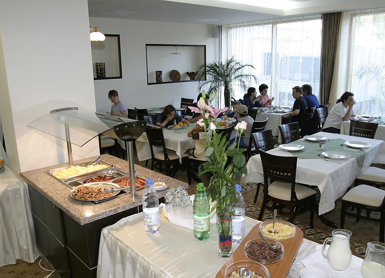 康多尔酒店 马马亚 外观 照片